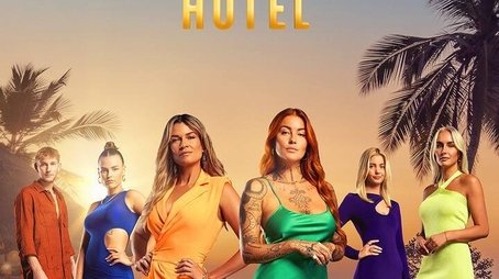 Paradise Hotel (2005) poster