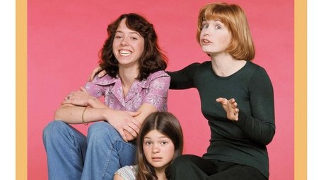 Season 1 (1975) - Season 1 poster and promotional image