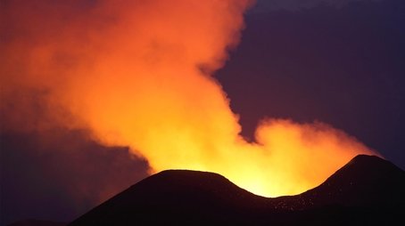 Volatile Earth: Volcano on the Brink (2018) - Episode 11 poster and promotional image