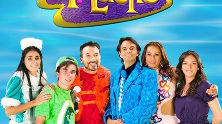 La familia P. Luche (2002) poster