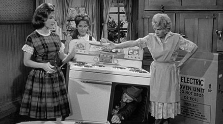 There's No Stove Like an Old Stove (1965) - Episode 33 poster and promotional image