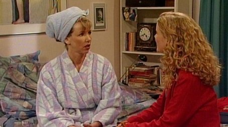 Hoe vertellen we 't de opa's (1998) - Episode 14 poster and promotional image