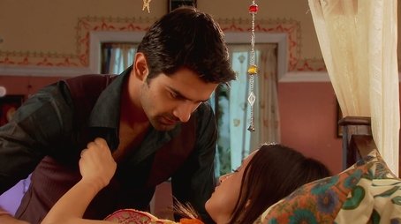 Arnav drops Khushi home (2011) - Episode 28 poster and promotional image