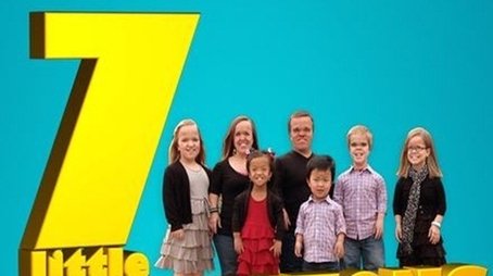 7 Little Johnstons (2015) poster