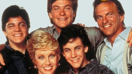 Season 5 (1989) - Season 5 poster and promotional image