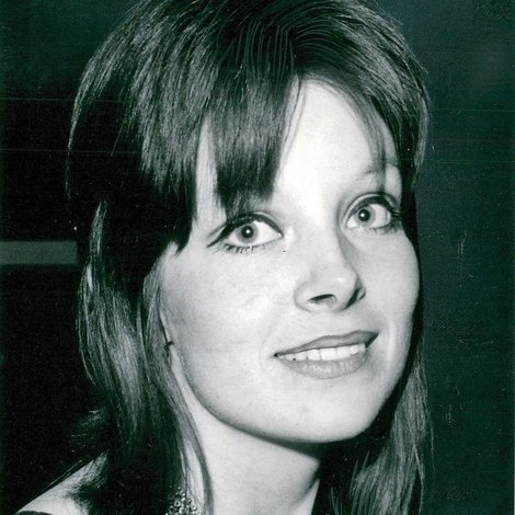 Anna Calder-Marshall