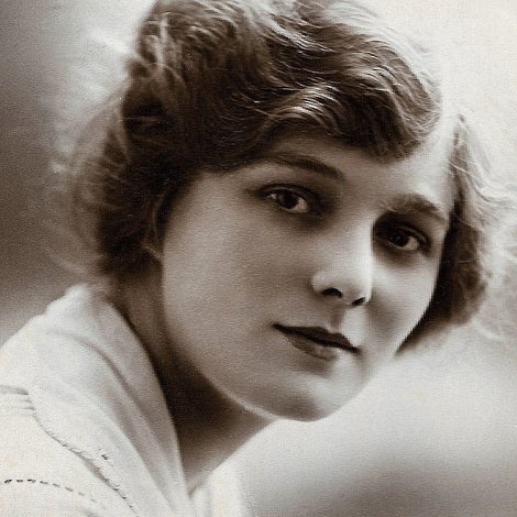 Chrissie White