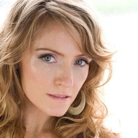 Helene Joy