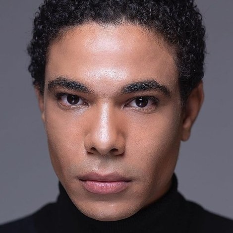 César Domínguez