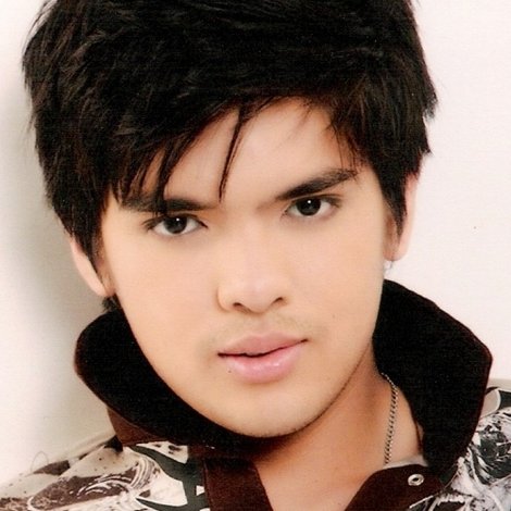 Oliver Aquino