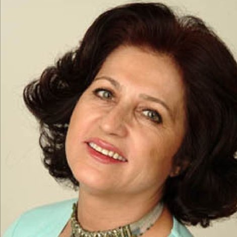 Betül Arım