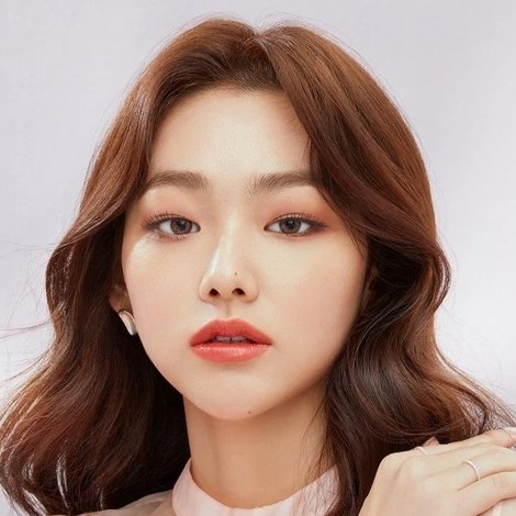Kang Mi-na