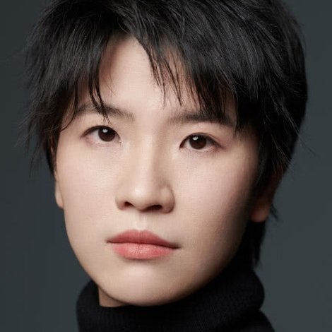 覃劼