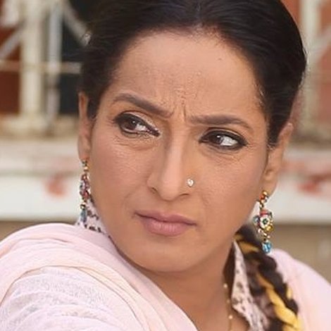 Farha Nadir