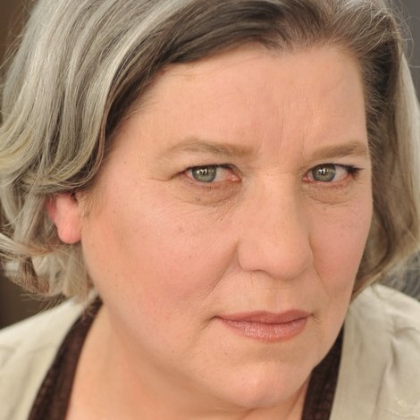 Tanja Dixon-Warren