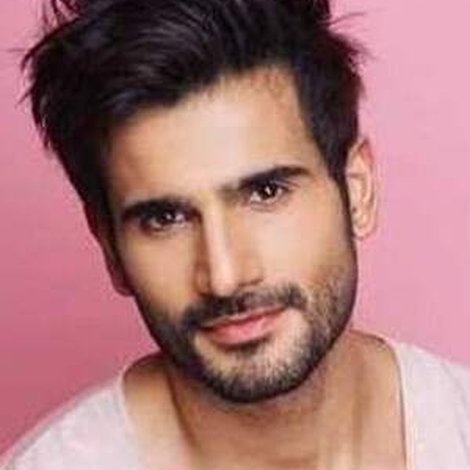 Karan Tacker