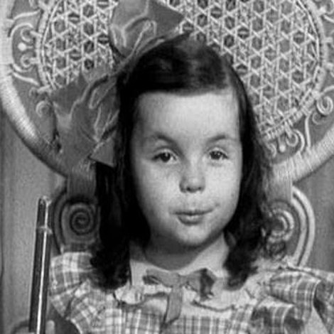 Carolyn Lee
