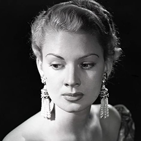 Renée Dumas