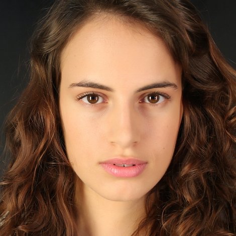 Angela Curri