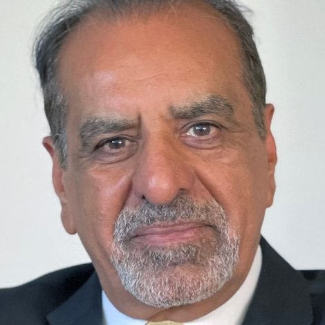 Kavi Raz