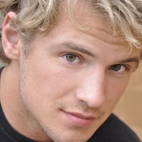 Freddie Stroma