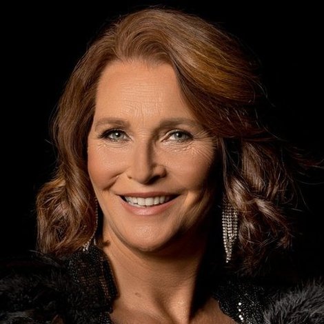 Maya Hakvoort