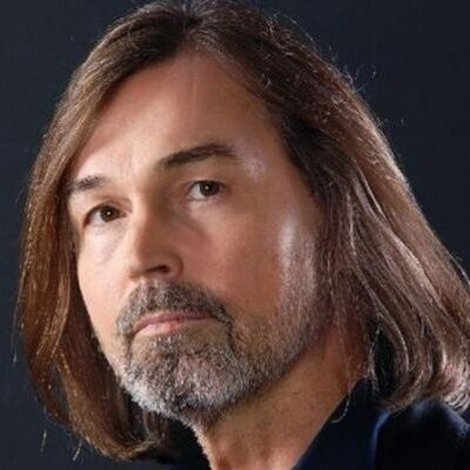 Nikas Safronov