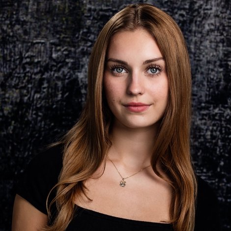 Victoria Kmiec