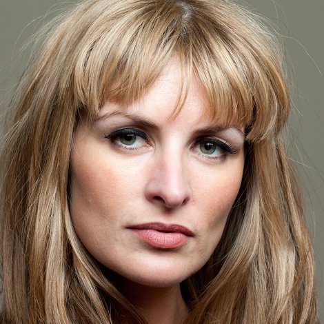 Lesley Harcourt