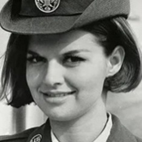 Luree Holmes