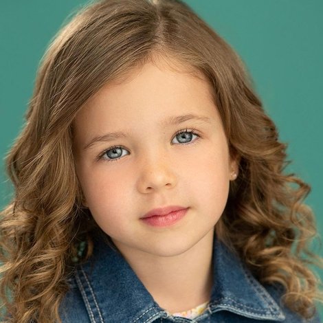 Chloe McKinnon