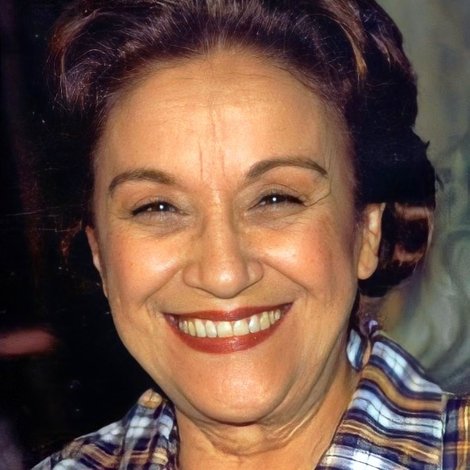 Nair Bello