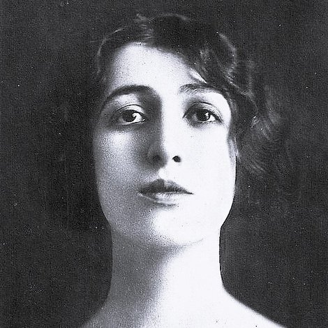 Elena Sangro