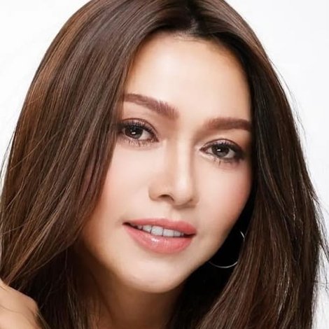 Vipavee Charoenpura