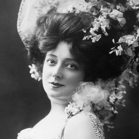 Anna Held