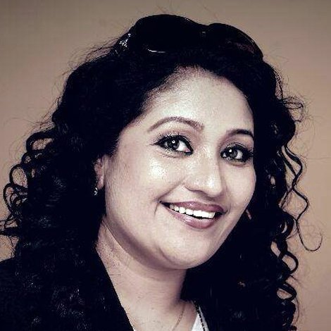 Thezni Khan