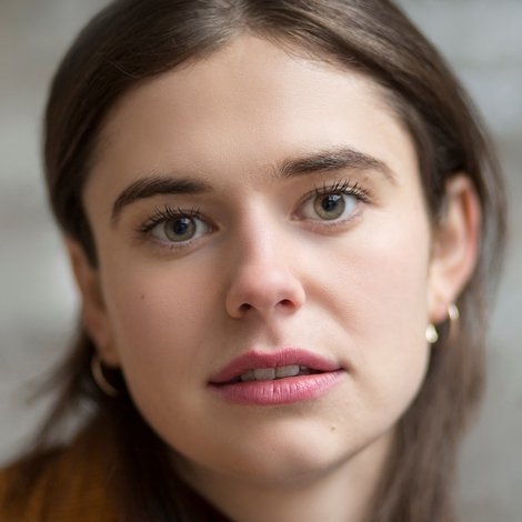 Alison Oliver