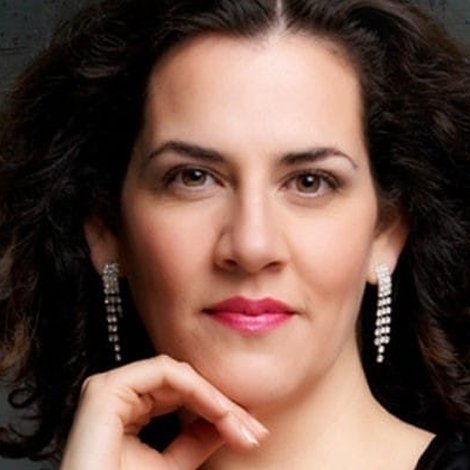 Pamela Flores