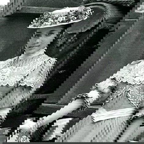 Joyce Ames