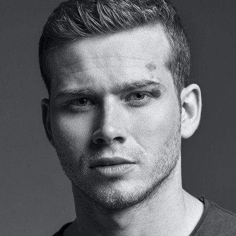 Oliver Stark