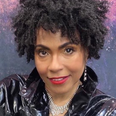 Ednah Holt