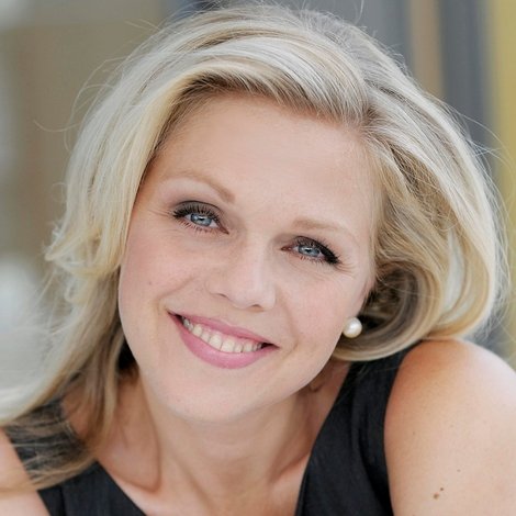 Miah Persson