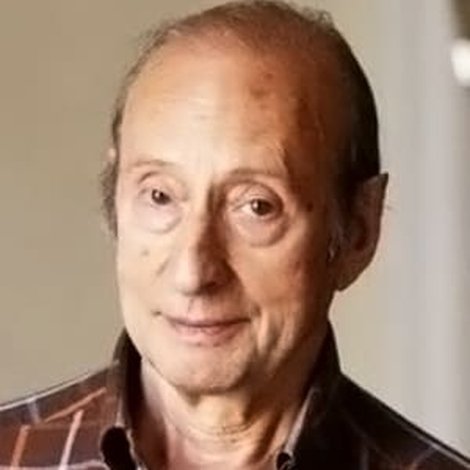 Manos Desstounis