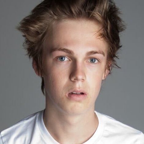Caspar Lee