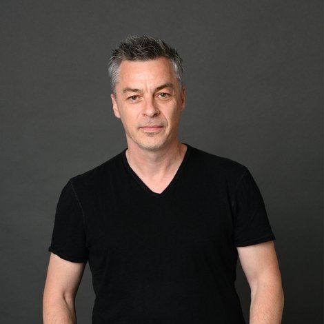 Janek Sirrs