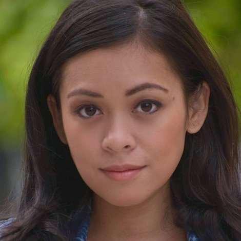 Lora Nicolas
