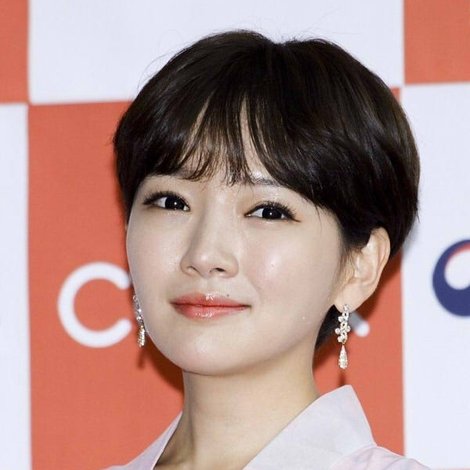 Yoon Song-ah