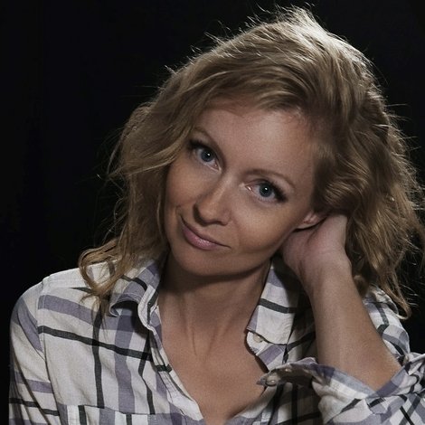 Axelle Carolyn