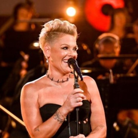 P!NK: Live in the Piano Room