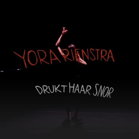 Yora Rienstra: Drukt haar snor